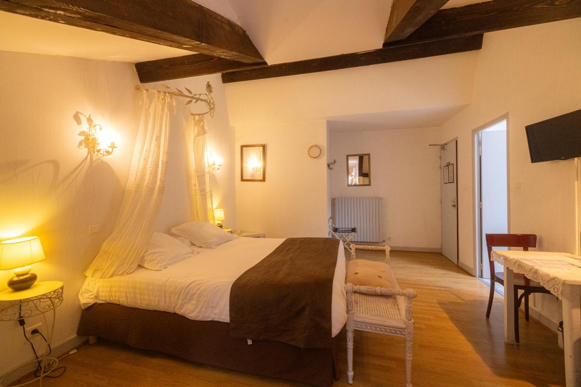 Hotel Restaurant Des Thermes Castéra-Verduzan エクステリア 写真