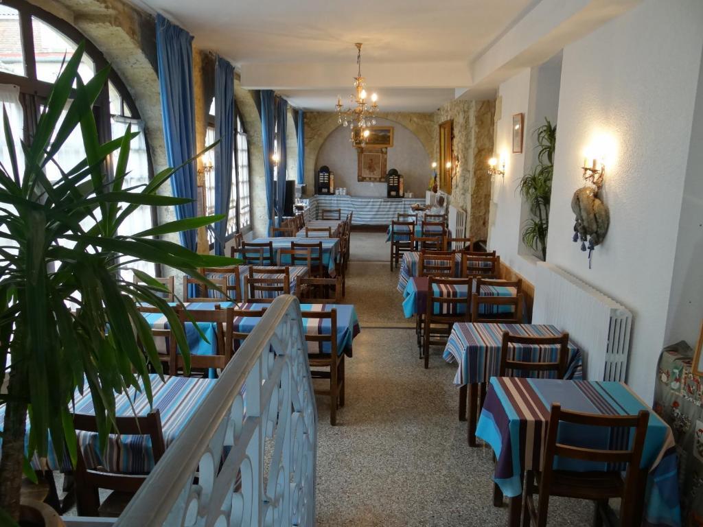 Hotel Restaurant Des Thermes Castéra-Verduzan エクステリア 写真